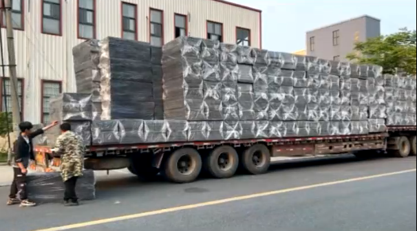 30度的合肥，廠家提示：合肥石墨板請各位老板儲存室內(nèi)